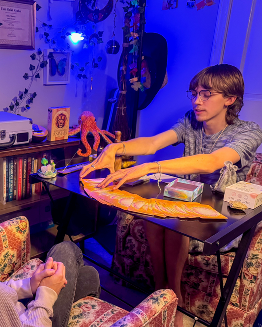 Tarot & Oracle Reading